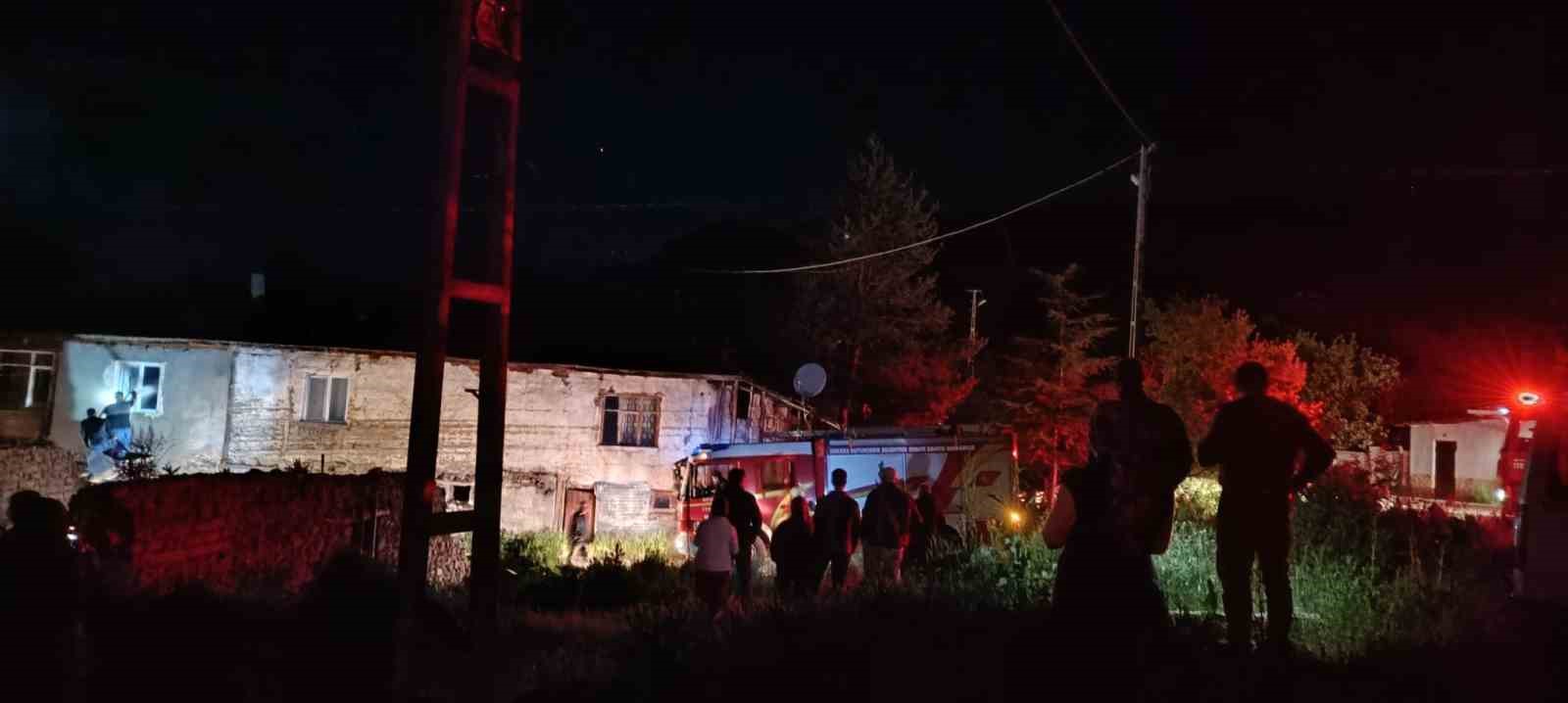 Ankara’da boş evde yangın